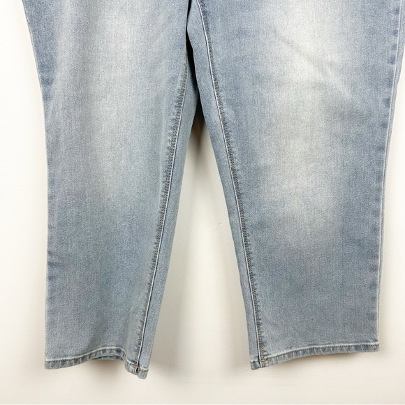 Cato Skinny Crop Midrise Light Wash 12 NWT - Picture 2 of 10